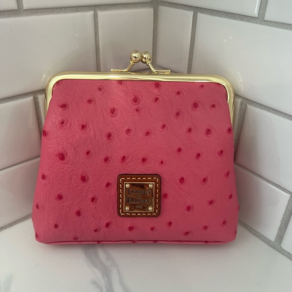 Cute!! 👛 Dooney & Bourke Kisslock Wallet! - Picture 5 of 16